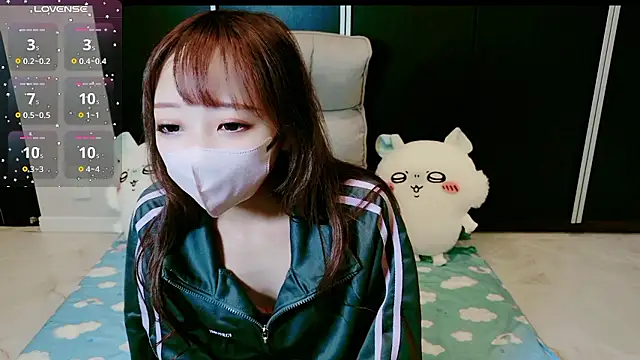 Snapshot of MIZUHO_05 chatting on 11.19.25 MIZUHO 05 online show from 11.19.25