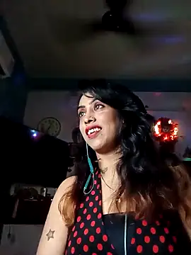 Snapshot of Darling_Annie chatting on 10.23.25 Darling Annie online show from 10.23.25