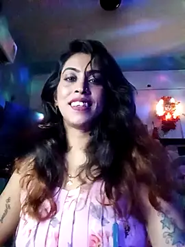 Snapshot of Darling_Annie chatting on 10.31.25 Darling Annie online show from 10.31.25