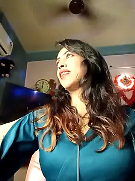 Snapshot of Darling_Annie chatting on 11.16.25 Darling Annie online show from 11.16.25