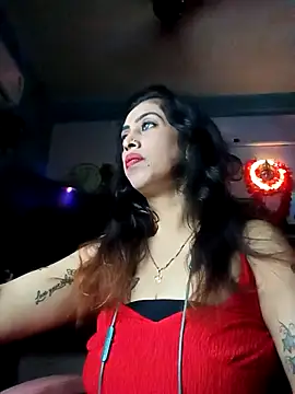 Snapshot of Darling_Annie chatting on 11.19.25 Darling Annie online show from 11.19.25