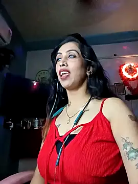 Snapshot of Darling_Annie chatting on 11.20.25 Darling Annie online show from 11.20.25