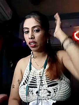 Snapshot of Darling_Annie chatting on 12.03.25 Darling Annie online show from 12.03.25