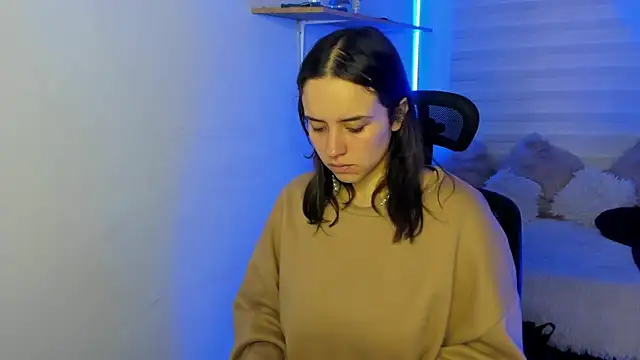 Emily Lindey online show from 11.02.25