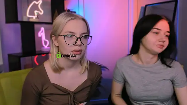 Snapshot of sendi_cais chatting on 12.19.25 sendi cais online show from 12.19.25