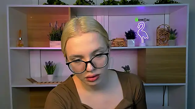 Snapshot of sendi_cais chatting on 12.23.25 sendi cais online show from 12.23.25