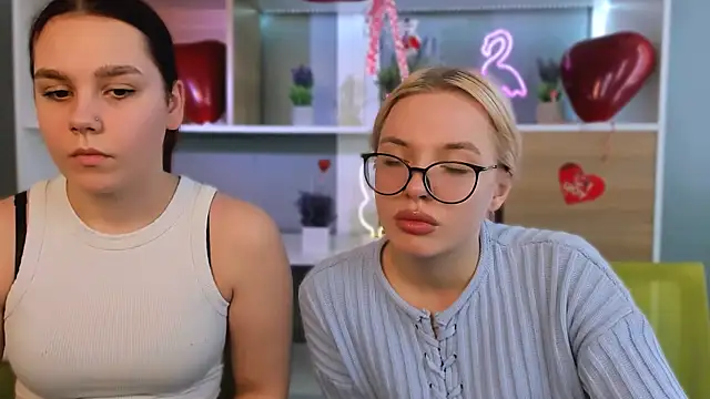 Snapshot of sendi_cais chatting on 02.10.26 sendi cais online show from 02.10.26