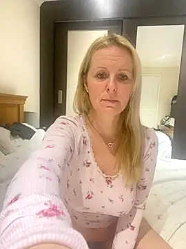 madamlillyrose online show from 11.12.25