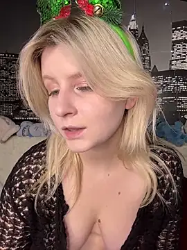 Snapshot of BonnyeBoom chatting on 11.26.25 BonnyeBoom online show from 11.26.25