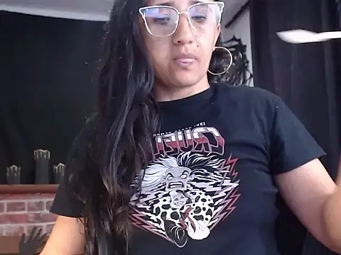 Snapshot of Lucyy_Naugthy chatting on 10.20.25 Lucyy Naugthy online show from 10.20.25