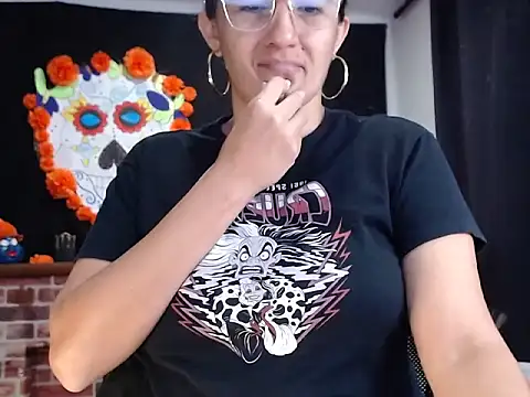 Snapshot of Lucyy_Naugthy chatting on 11.21.25 Lucyy Naugthy online show from 11.21.25