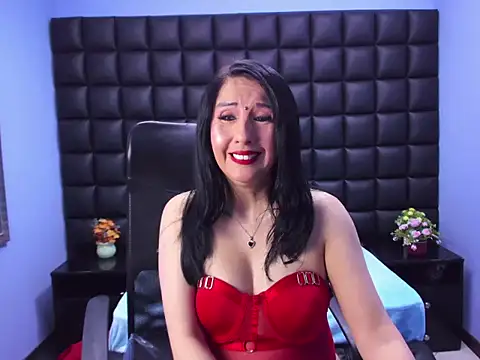 Snapshot of Agatha_Leon_ chatting on 11.06.25 Agatha Leon online show from 11.06.25