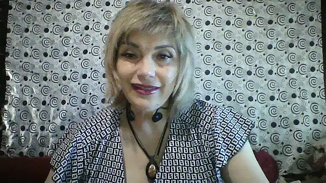 Lia Ray online show from 10.27.25