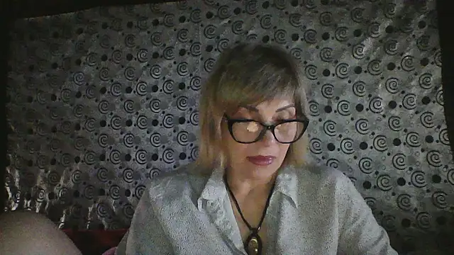 Lia Ray online show from 11.10.25