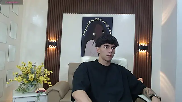 Snapshot of AmethystShadow17 chatting on 10.27.25 AmethystShadow17 online show from 10.27.25