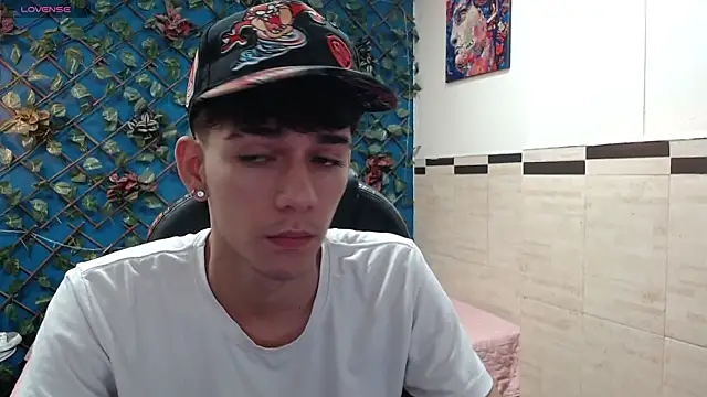 Snapshot of AmethystShadow17 chatting on 11.02.25 AmethystShadow17 online show from 11.02.25