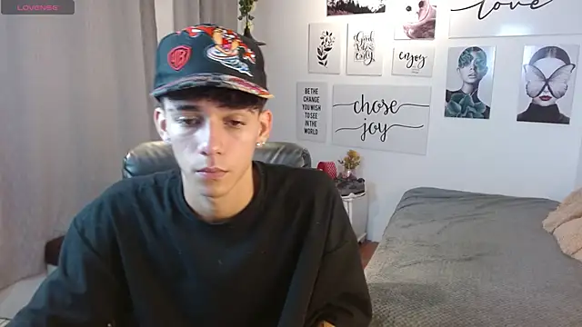 Snapshot of AmethystShadow17 chatting on 11.07.25 AmethystShadow17 online show from 11.07.25