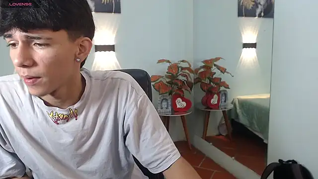 Snapshot of AmethystShadow17 chatting on 11.08.25 AmethystShadow17 online show from 11.08.25