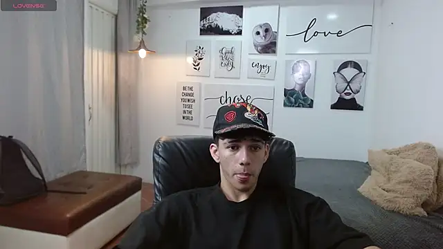 Snapshot of AmethystShadow17 chatting on 11.12.25 AmethystShadow17 online show from 11.12.25