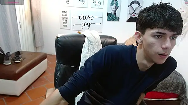 Snapshot of AmethystShadow17 chatting on 11.14.25 AmethystShadow17 online show from 11.14.25