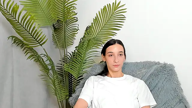 HayleySalahubdin online show from 10.14.25