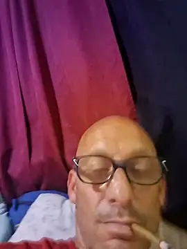 Snapshot of whateveruwanthowever chatting on 11.17.25 whateveruwanthowever online show from 11.17.25