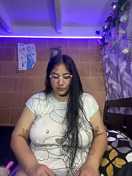 Snapshot of kassandra_luxury chatting on 10.27.25 kassandra luxury online show from 10.27.25