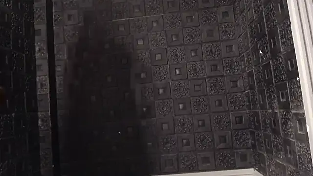 Yvonny27 online show from 11.17.25