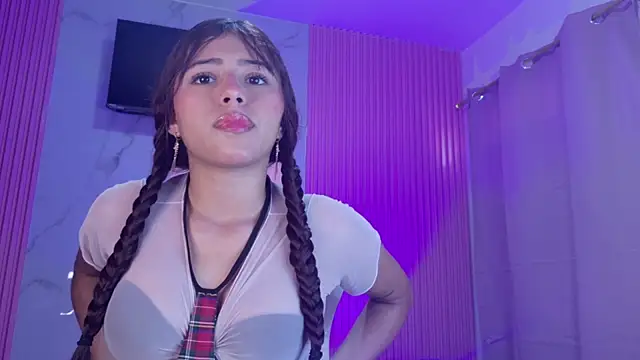 dafne17  online show from 11.13.25