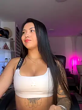 Snapshot of shanabellucy chatting on 12.13.25 shanabellucy online show from 12.13.25