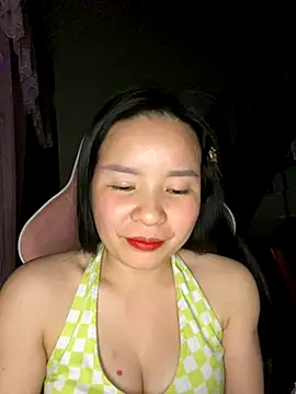 Snapshot of Listen-ly chatting on 11.17.25 Listen-ly online show from 11.17.25