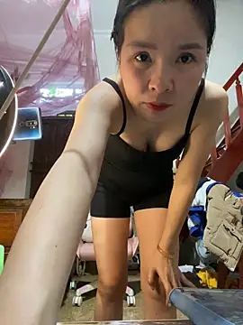 Listen-ly online show from 11.22.25