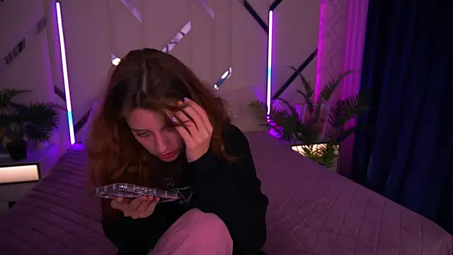 CuteeFoxy online show from 12.05.25