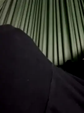 Snapshot of boy130304 chatting on 11.04.25 boy130304 online show from 11.04.25