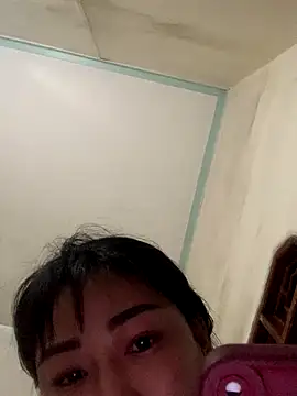 Snapshot of Your_hope77 chatting on 10.29.25 Your hope77 online show from 10.29.25