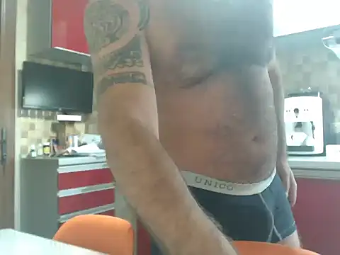 Snapshot of COBRAboySEX@xh chatting on 10.14.25 COBRAboySEXxh online show from 10.14.25