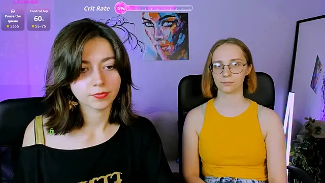 Snapshot of evalora_vei chatting on 10.19.25 evalora vei online show from 10.19.25