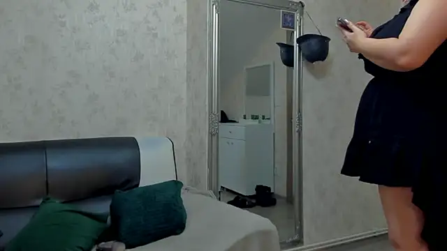 Snapshot of BelleInna chatting on 02.06.26 BelleInna online show from 02.06.26