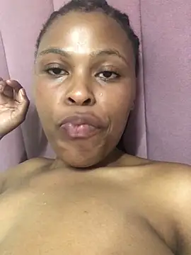 Snapshot of Bubbles156 chatting on 02.13.26 Bubbles156 online show from 02.13.26