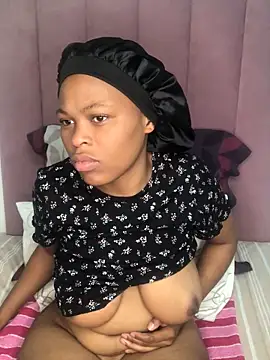 Snapshot of Bubbles156 chatting on 02.15.26 Bubbles156 online show from 02.15.26