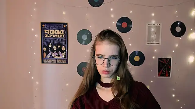 lulu fly  online show from 11.15.25