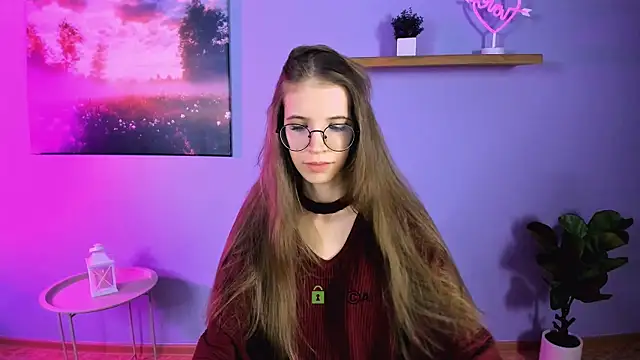 lulu fly  online show from 11.17.25