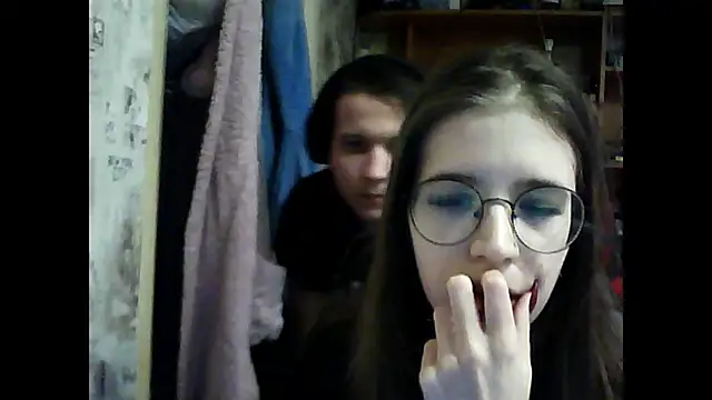 lulu fly  online show from 12.17.25