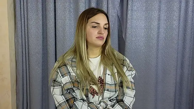 Snapshot of LustLagoon chatting on 10.29.25 LustLagoon online show from 10.29.25