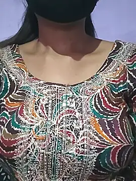 Snapshot of sneha_001 chatting on 10.16.25 sneha 001 online show from 10.16.25