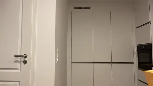 Snapshot of julialauren chatting on 11.17.25 julialauren online show from 11.17.25