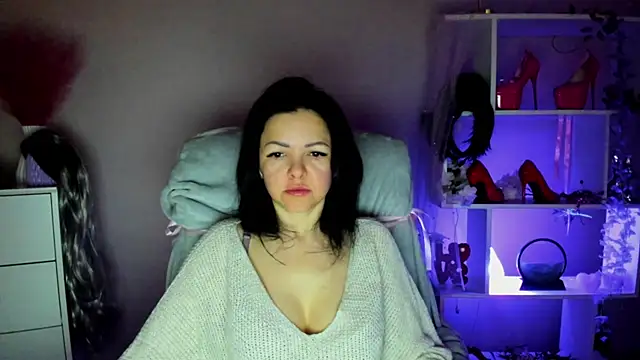 Mollybloom40 online show from 04.21.26