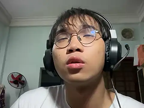 kave2033 online show from 11.27.25