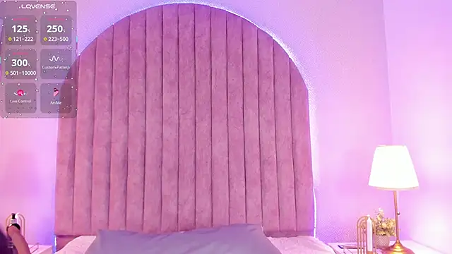 Snapshot of ShaylaDavis chatting on 11.20.25 ShaylaDavis online show from 11.20.25