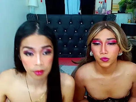 Snapshot of LovelyTs4U chatting on 11.16.25 LovelyTs4U online show from 11.16.25